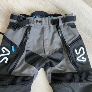 Like new, worn once. Adventure Spec in the boot Atacama pants. Size 30”